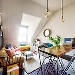 Guestready - Vibrant Attic Apt In Lovely Leith